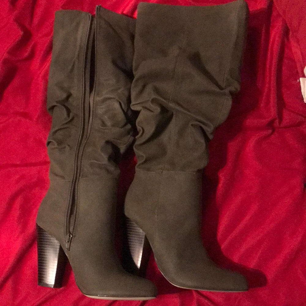 NEVER WORN BOOTS